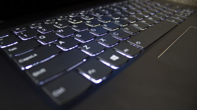 Ноутбук-трансформер Lenovo Yoga 720 15