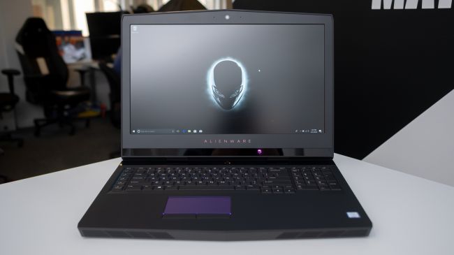 Ноутбук Alienware 17 R5