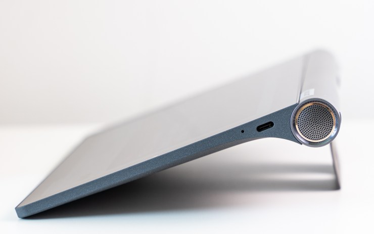Планшет Lenovo Yoga Smart Tab