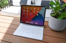 iPad и Magic Keyboard