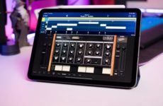 Музыка на iPad Air M1 (2022)