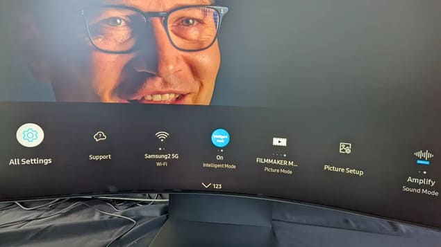 Tizen TV на Samsung Odyssey Ark UHD 55