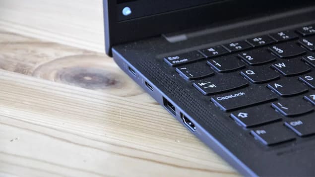 Порты левой стороны Lenovo ThinkPad X1 Carbon (Gen 10)