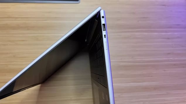 Порты справа HP EliteBook 865 G9