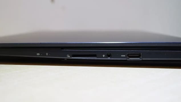 Порты слева Asus Zenbook Pro 16X OLED