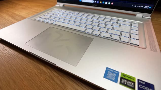 Клавиатура и тачпад Gigabyte Aero 16 (2023)