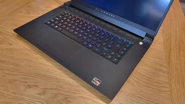 Обзор Alienware m17 R5 AMD Advantage - HowTablet