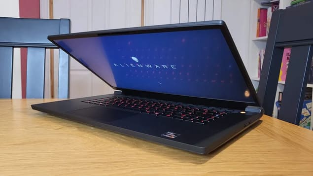 Обзор Alienware m17 R5 AMD Advantage - HowTablet