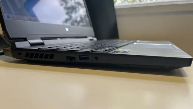 Порты Acer Predator Helios 300 SpatialLabs Edition