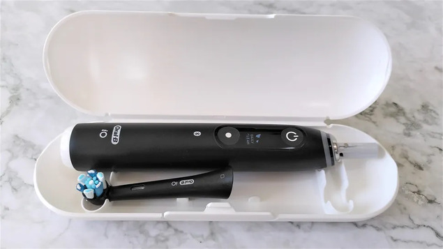 Oral-B iO Series 6