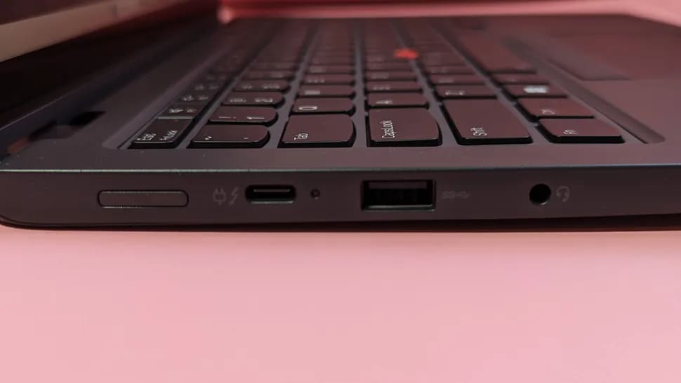 Порты правой стороны Lenovo ThinkPad L13 Yoga Gen 4