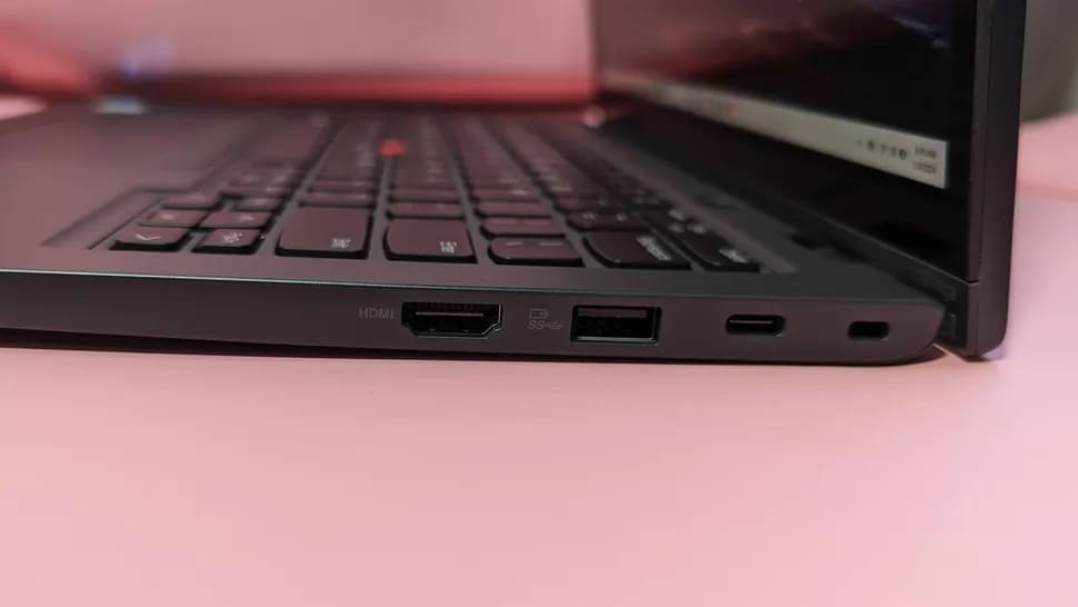 Порты с левой стороны Lenovo ThinkPad L13 Yoga Gen 4