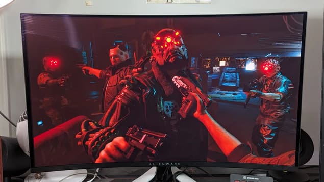 Cyberpunk 2077 на мониторе Alienware AW3225QF