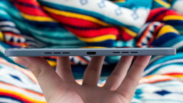 Порт и динамики Oppo Pad Air