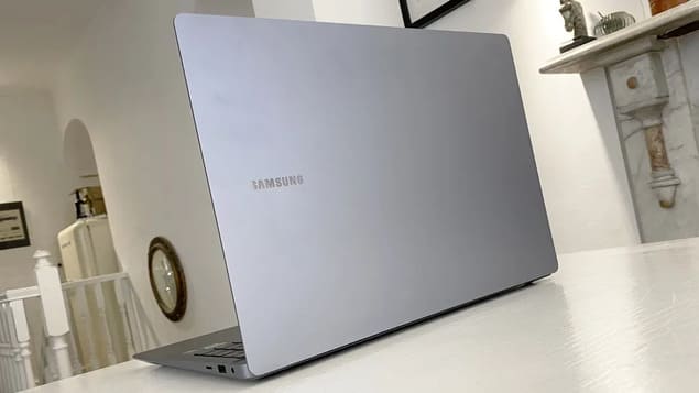 Крышка Samsung Galaxy Book 4 Ultra