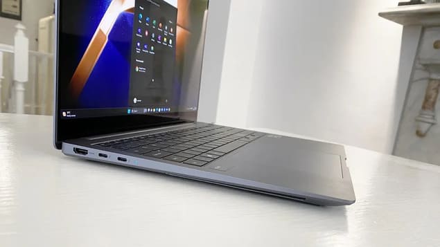 Порты левой стороны Samsung Galaxy Book 4 Ultra