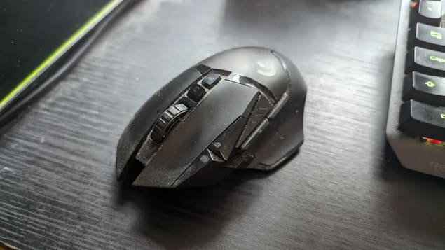 Изношенная Logitech G502 Lightspeed