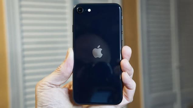 Задняя панель iPhone SE 2022