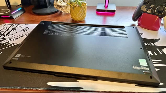 Нижняя панель Lenovo ThinkPad E16
