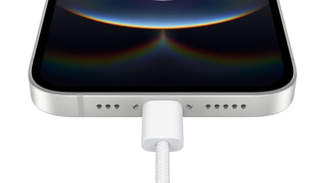 USB-C на Apple iPhone 16e