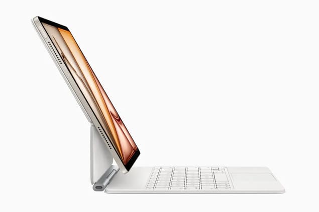 Apple iPad Air (M3, 2025) и Magic Keyboard