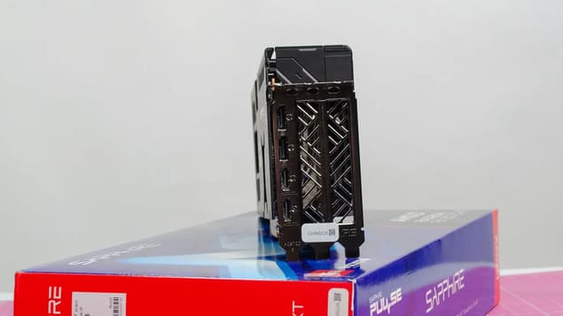 Задняя панель AMD Sapphire RX 9070 XT