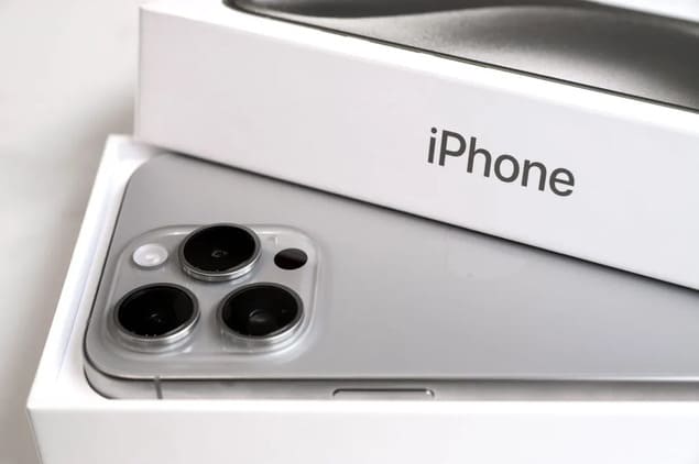 Apple iPhone в коробке