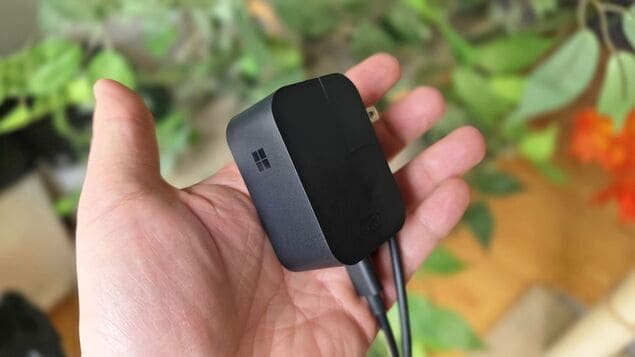 Зарядное устройство Surface Pro 12 (2025)