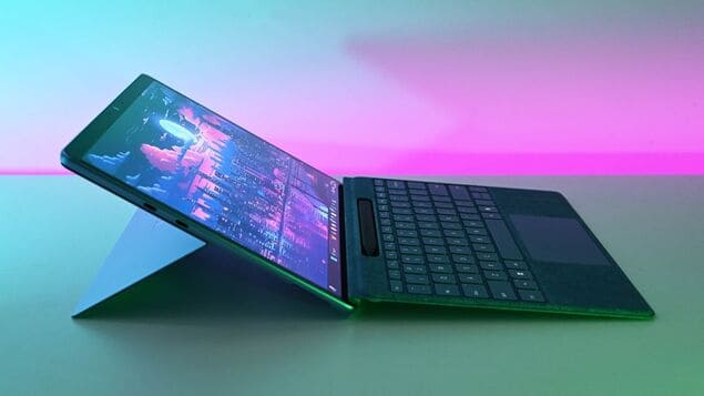 Планшет Surface Pro 11 с клавиатурой и стилусом