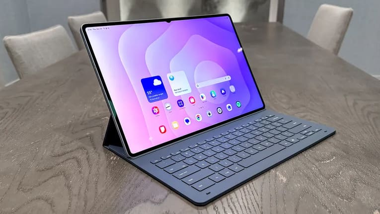 Планшет Samsung Galaxy Tab S11 Ultra с клавиатурой и OLED экраном