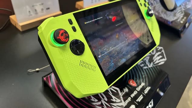 MSI Claw A8 BZ2EM на Gamescon 2025