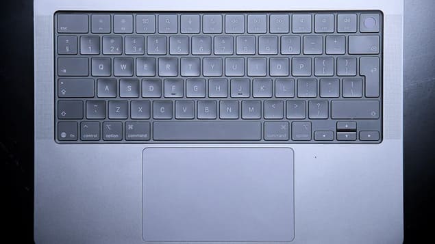 Клавиатура Apple MacBook Pro (M5, 2025)