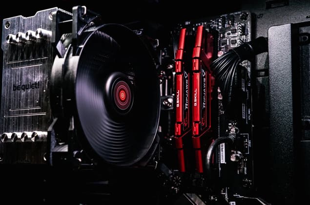 Оперативная память DDR4 от G.SKILL в компьютере