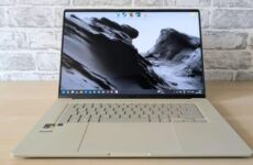 Ноутбук Asus Zenbook A16 вид спереди с OLED экраном 16 дюймов