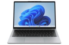 Chuwi UniBook - серебристый 14-дюймовый бюджетный ноутбук с Windows 11 на экране, черная клавиатура, тонкий корпус
