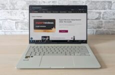 Asus Zenbook A14 2026 открытый вид спереди с сайтом