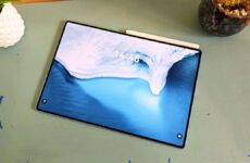 Huawei MatePad Pro Max 2026 с большим экраном PaperMatte и стилусом на столе
