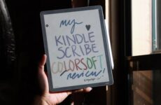 Kindle Scribe Colorsoft с рукописным текстом обзора на цветном экране
