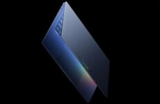 Маркетинговое изображение нового Googlebook на черном фоне.