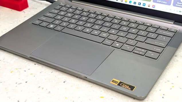 Крупный план трекпада и клавиатуры Acer Swift Air 14
