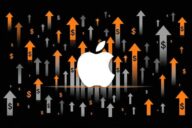 Логотип Apple на фоне стрелок роста цен и символов доллара