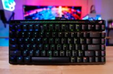 ASUS ROG Falchion Ace 75 HE с RGB-подсветкой на рабочем столе