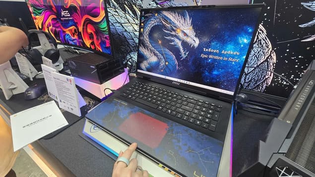 MSI Titan 18 HX Dragon Edition Draco Epic с оформлением Draco на корпусе