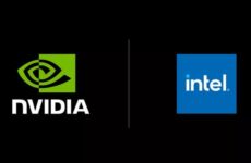 Логотипы Nvidia и Intel на чёрном фоне, иллюстрация партнёрства компаний по выпуску процессоров с графикой RTX