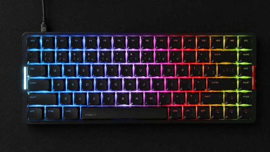 Механическая клавиатура IQUNIX MQ80 на чёрном ковре