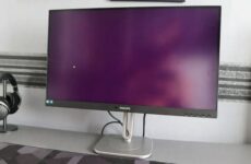 Монитор Philips 27B2U4601 на рабочем столе
