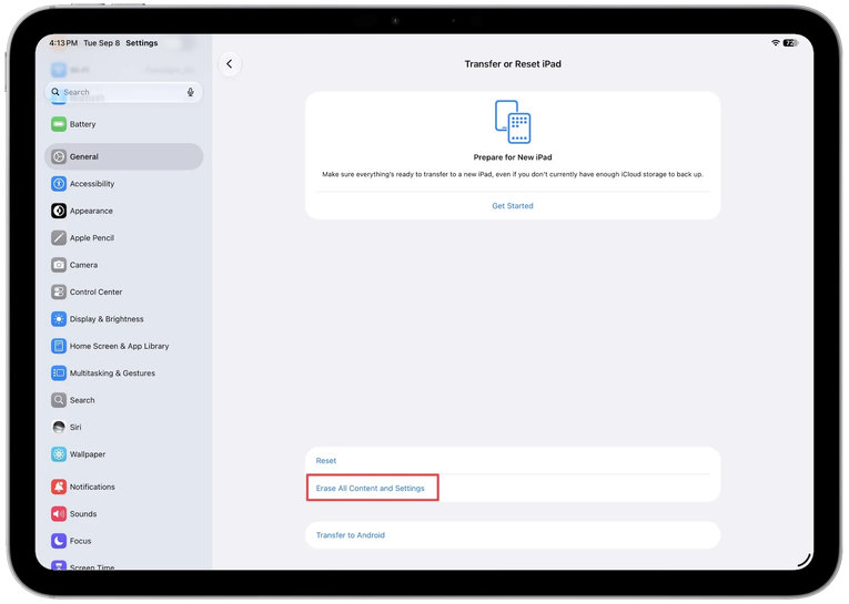Страница Transfer or Reset iPad в настройках iPad с выделенным пунктом Erase All Content and Settings – запуск заводского сброса